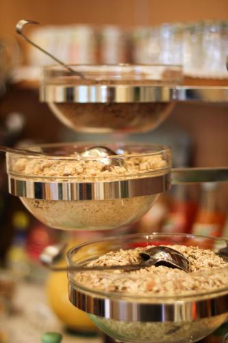 ホテルの敷地内または近くでの食事または食べ物