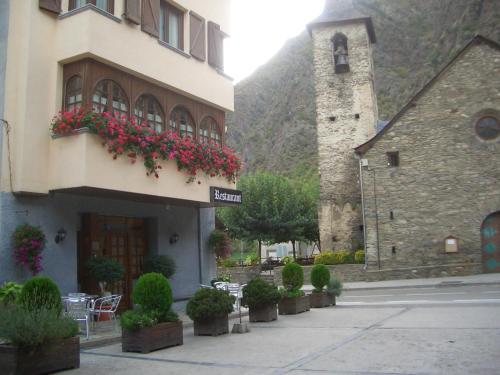 El edificio en el que está la casa de huéspedes