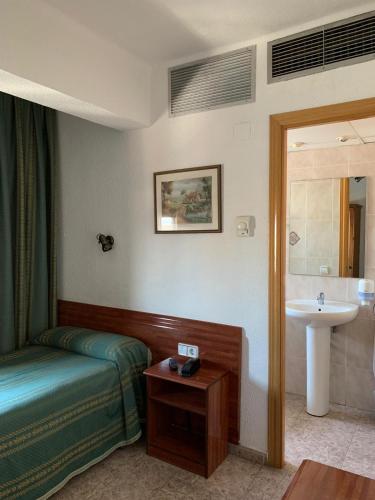 Bilik mandi di Hotel Pepa