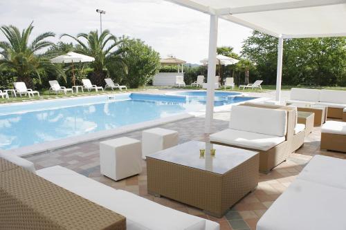Swimmingpoolen hos eller tæt på Country Hotel & Resort I Calanchi