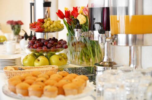 Makanan di atau berdekatan hotel