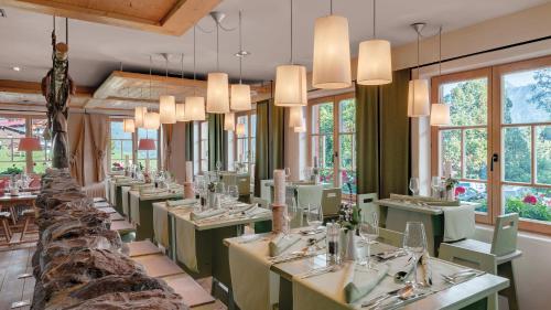 מסעדה או מקום אחר לאכול בו ב-Hotel Oberstdorf