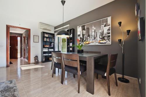 Villa Syrah