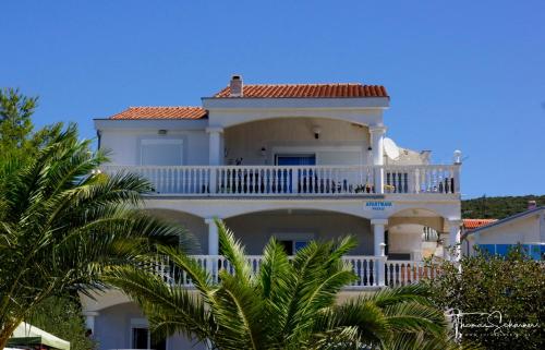 Gambar di galeri bagi Apartments Natali di Sveti Petar