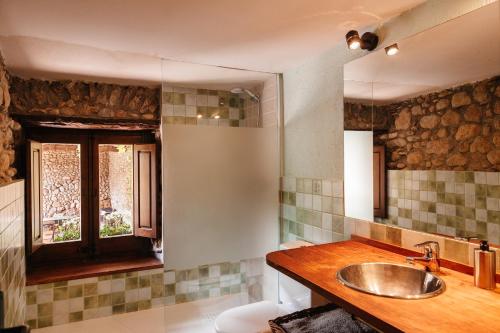 A bathroom at Cal Pesolet Eco Turisme Rural