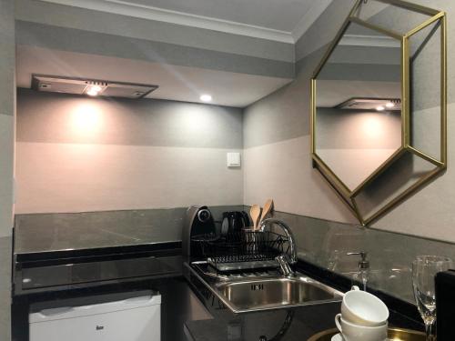 Golden Studio • A/C · Central