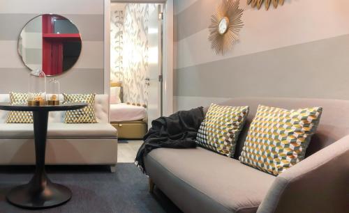 Golden Studio • A/C · Central