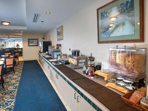 Restoranas ar kita vieta pavalgyti apgyvendinimo įstaigoje SureStay Plus Hotel by Best Western Billings