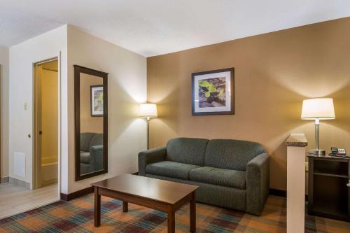 Ruang duduk di Quality Inn Bloomsburg
