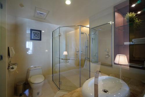 Vonios kambarys apgyvendinimo įstaigoje Hai Yue Hotel