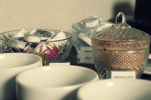 Kemudahan buat kopi dan teh di Hotel Recanto dos Ipes