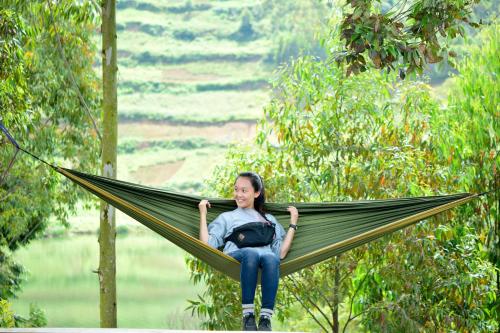 Galería fotográfica de OM Hostel Bunyonyi en Kabale