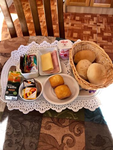 アパートメントの敷地内または近くでの食事または食べ物