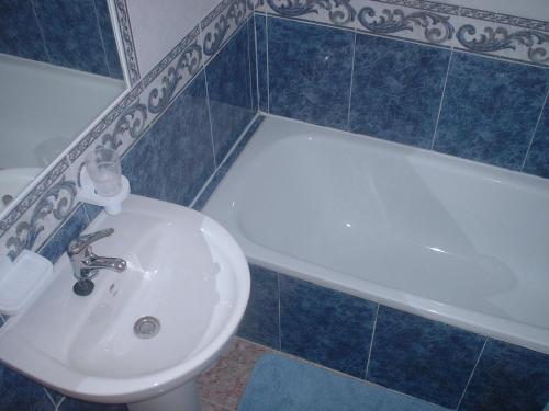 Torrevieja, La Torreta Ground Floor Apartment with Large Private Patio Garden