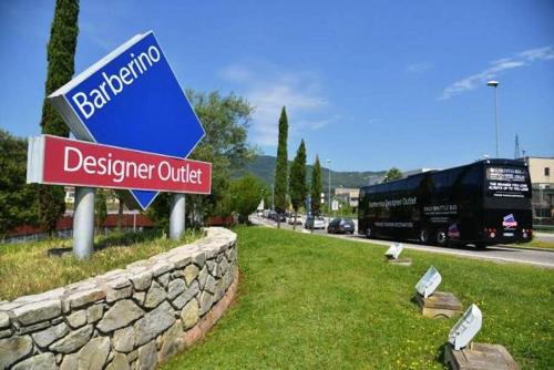 a sign for a dealership in front of a truck at Attico a Barberino di Mugello in Barberino di Mugello