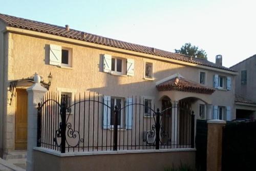 Eclats du Sud hébergements \"les Lavandes\" ou \"les Romarins\" meublés de tourisme classés 3 étoiles