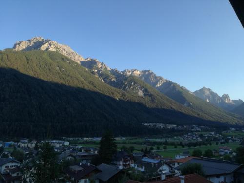 a town in front of a mountain range at Ansitz Hofer in Fulpmes