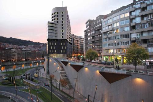 Bilbao center Home - frente al Guggenheim y parking privado