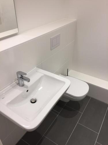 Bilik mandi di Munich Apartment