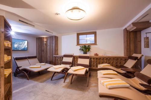  Appartementhaus Adlerblick -  Chambre  photo :   Tea/Coffee maker    Shower    Bath                           