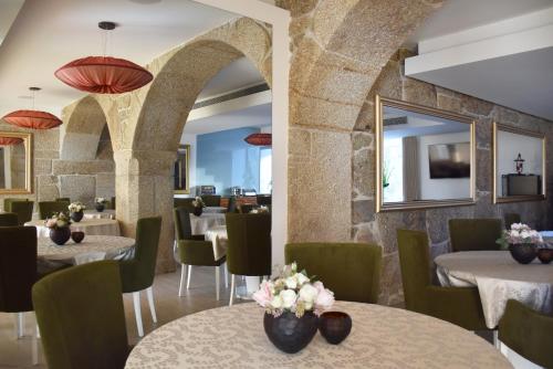 Restorāns vai citas vietas, kur ieturēt maltīti, naktsmītnē Hotel Rural Quinta das Quintães
