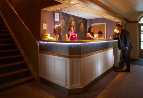 Tetamu yang menginap di The Swan Hotel, Wells, Somerset - The Coaching Inn Group