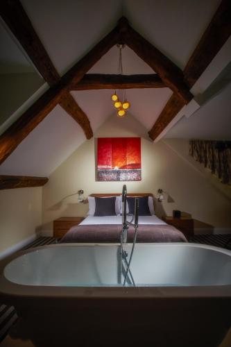 Gambar di galeri bagi The Swan Hotel, Wells, Somerset - The Coaching Inn Group di Wells