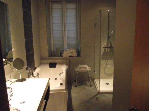 Ένα μπάνιο στο Hostellerie au Cygne