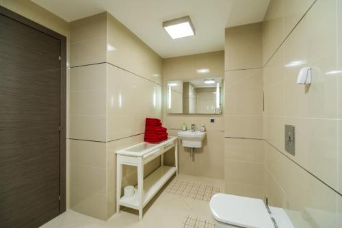 Koupelna v ubytování Charming 3-Bedroom Apartment