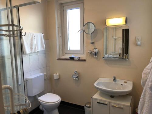 Salle de bains dans l'établissement Hotel Fresena im Dammtorpalais
