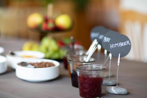 Jídlo v penzionu – hostince nebo okolí