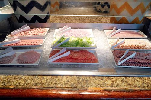 Đồ ăn tại/gần resort