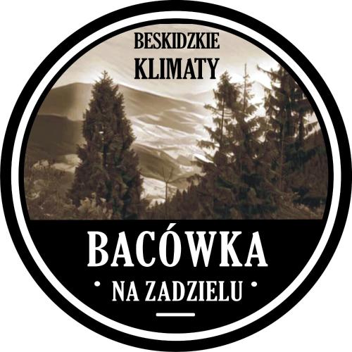 ein Etikett für einen Berg mit Bäumen im Hintergrund in der Unterkunft Bacówka na Zadzielu in Laskowa