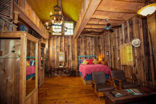Katil atau katil-katil dalam bilik di 7F Lodge and Events