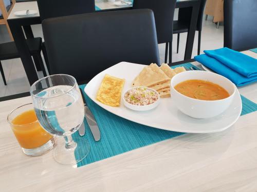 Comida en o cerca de este hostal o pensión