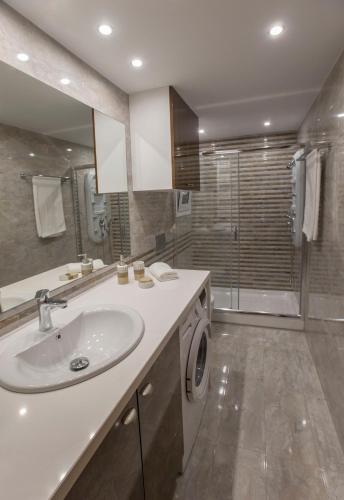 Spacious & convenient place near Acropolis Museum by GHH