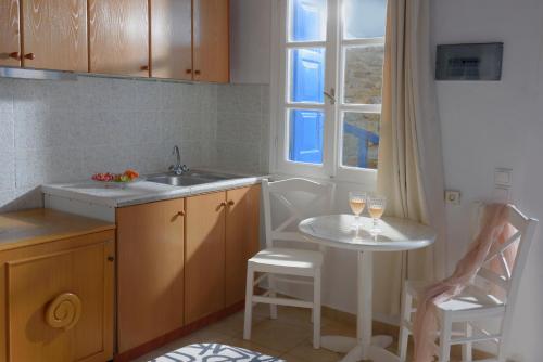 Gallery image of Adonis Rooms in Kalo Livadi
