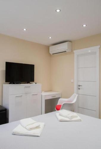 Elegant Residence Rooms