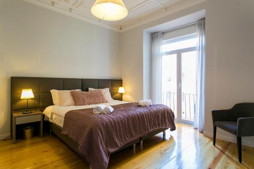 Art Deco 4 Bedrooms Flat in the City Center