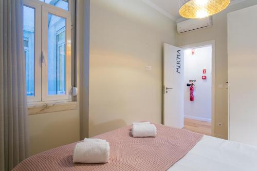 Art Deco 4 Bedrooms Flat in the City Center