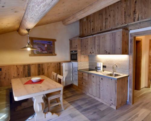 Η κουζίνα ή μικρή κουζίνα στο Chalet Li Mina