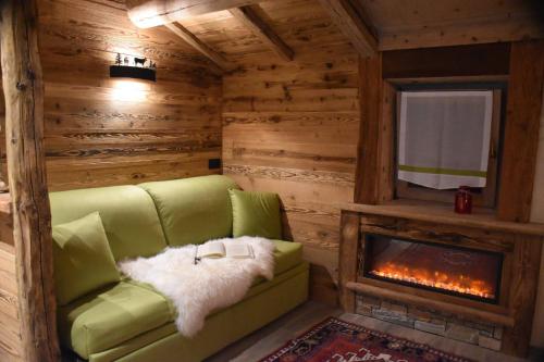 Χώρος καθιστικού στο Chalet Li Mina
