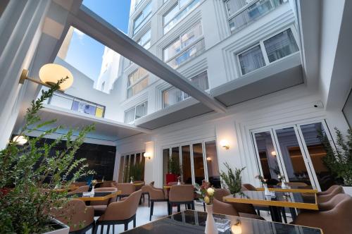Posezení v ubytování Elia Ermou Athens Hotel