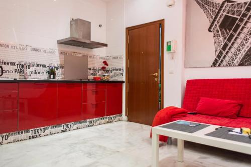 Apartamentos RG Triana, calle Castilla con PATIO, Sevilla ...