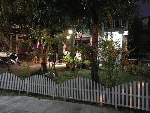 Lotus Place Sukhothaiにある庭
