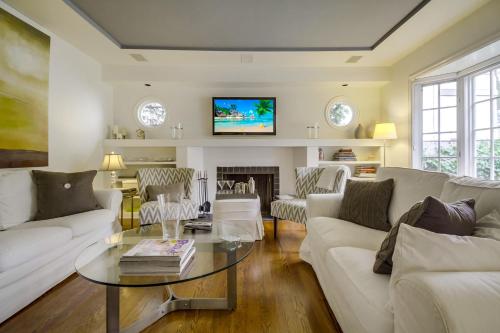 A Touch of Cape Cod in West Hollywood photo 6