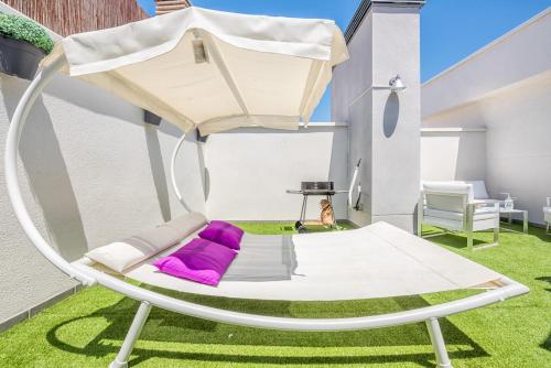 Atico con terraza ac 1hab en el centro y piscina comunitaria