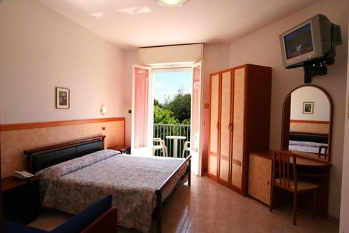 recensioni di hotel parigi rimini