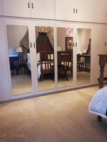 Gambar di galeri bagi Leeuwenhof Guesthouse di Caledon