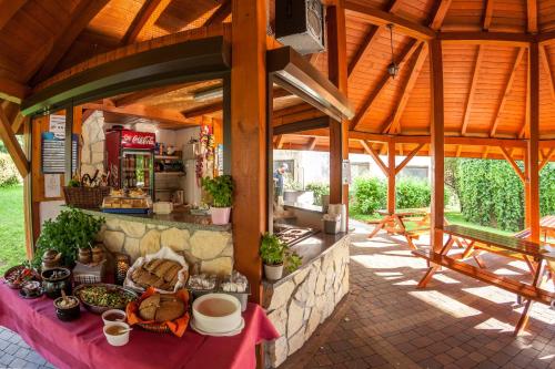 Restoran atau tempat makan lain di Hotel Jaskółka